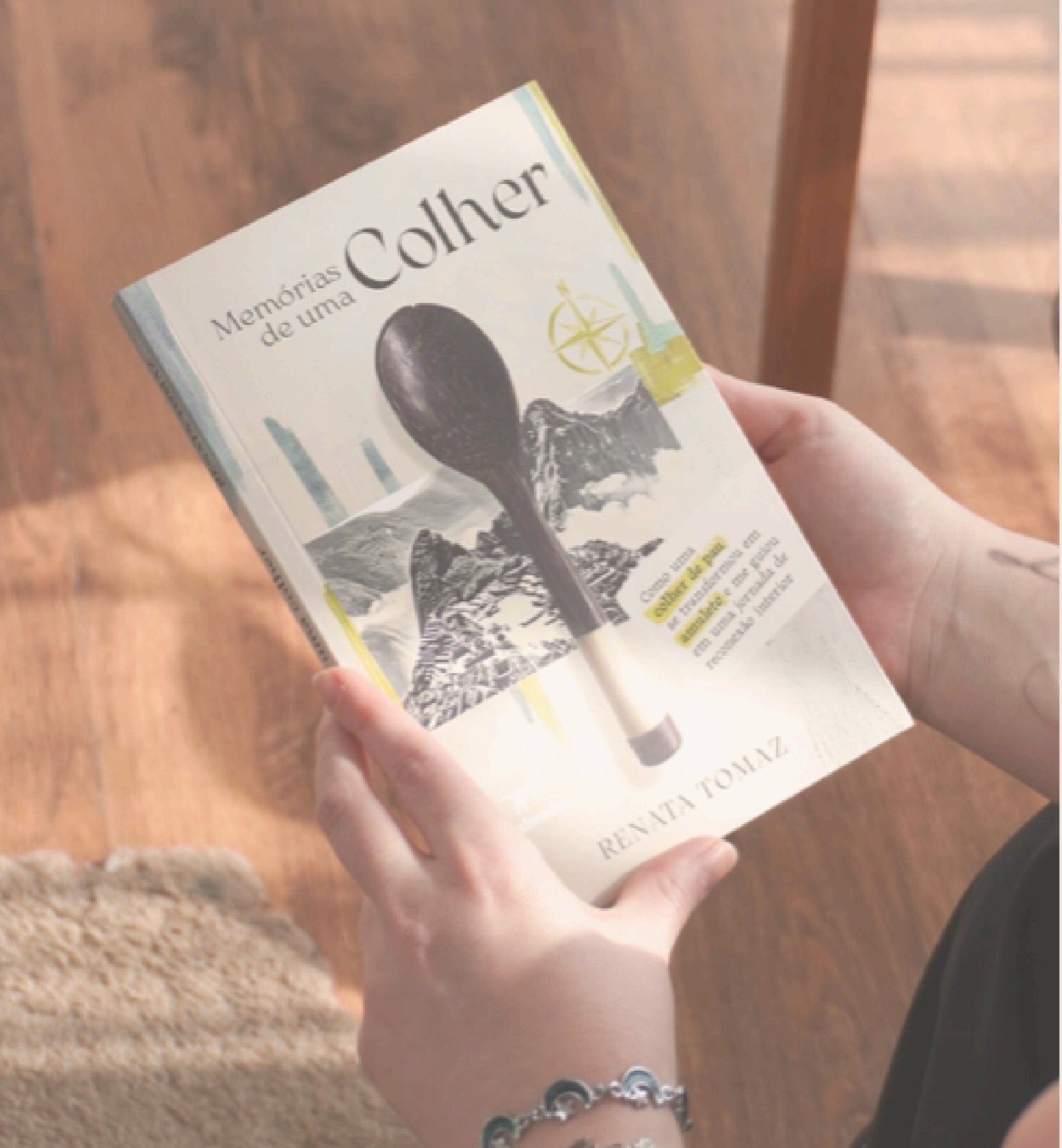 Livro Memórias de uma Colher, de Renata Tomaz